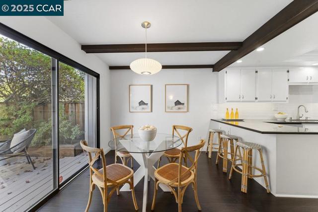 955 Camino Verde Cir, Walnut Creek CA: https://media.crmls.org/mediaz/446e06a5-395b-4b72-a18a-a77b974a021d.jpg