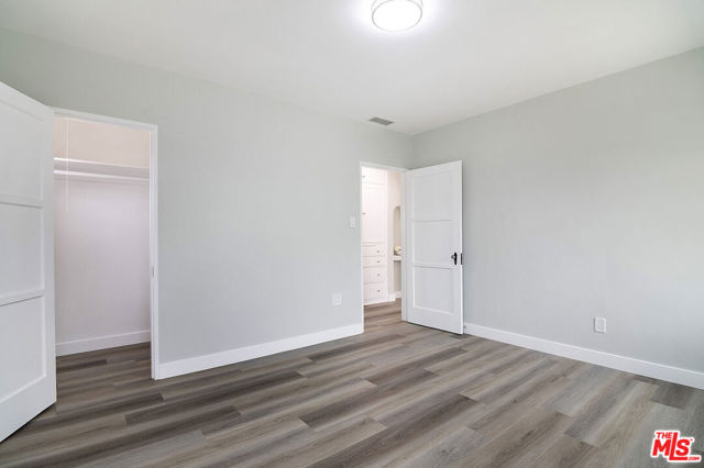 8456 Byrd Avenue, Inglewood CA: https://media.crmls.org/mediaz/446e4404-d26c-4a27-a30b-dd1425af8841.jpg