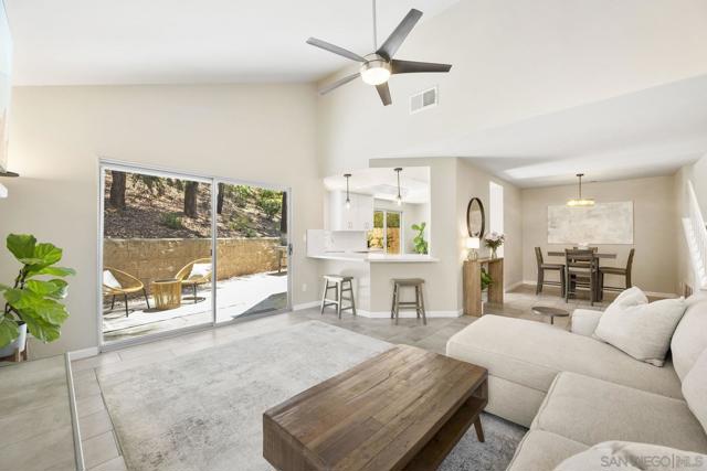 11781 Caminito De Las Missiones, San Diego CA: https://media.crmls.org/mediaz/446f2257-eef8-4b97-99cc-1ca94e2aba32.jpg