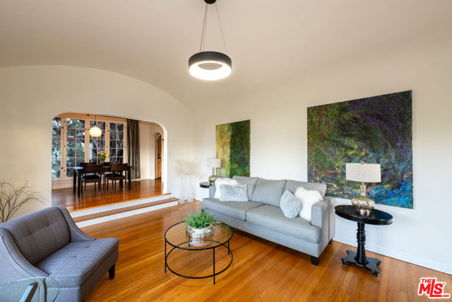 263 Lamont Drive, Los Angeles CA: https://media.crmls.org/mediaz/446f553a-d921-4c1d-a888-dc874d756587.jpg
