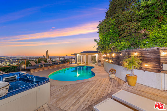 8494 Cole Crest Drive, Los Angeles CA: https://media.crmls.org/mediaz/446f9abc-e47a-46a3-a1ec-b8d87bb1f058.jpg