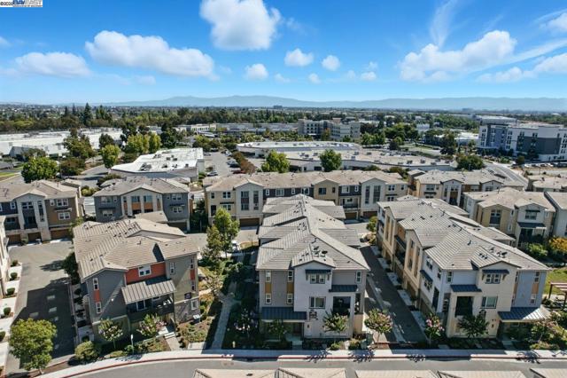 418 Desert Holly St, Milpitas CA: https://media.crmls.org/mediaz/446ffae9-66f9-4063-a68a-d928309ad38d.jpg