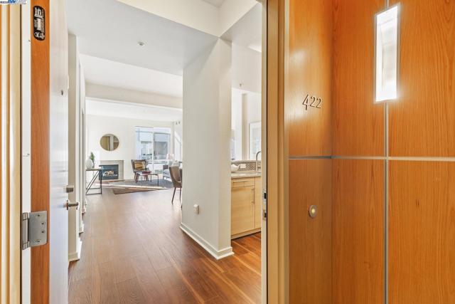 1655 N California Blvd, Walnut Creek CA: https://media.crmls.org/mediaz/447015ca-4795-4600-91c4-a507ad1698b0.jpg