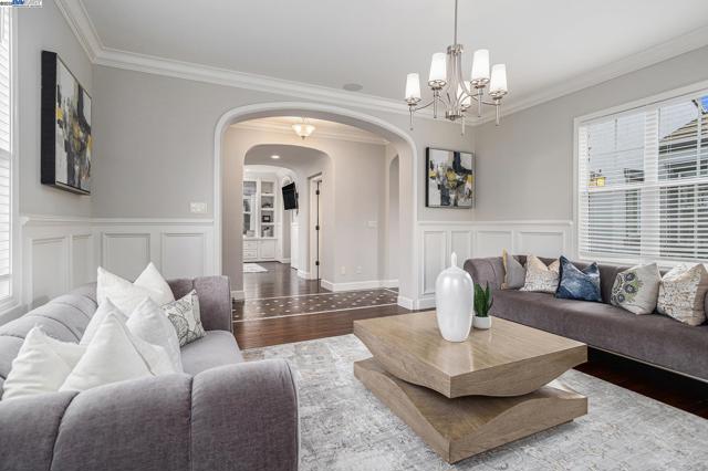 1049 S WEDGEWOOD DR, San Ramon CA: https://media.crmls.org/mediaz/447019f6-be3c-4ced-bbe9-5ada6ebed01a.jpg