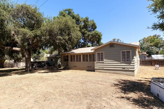 1453 OLIVEWOOD LN, Alpine CA: https://media.crmls.org/mediaz/4470820b-1905-4534-827b-768b8de7a91c.jpg
