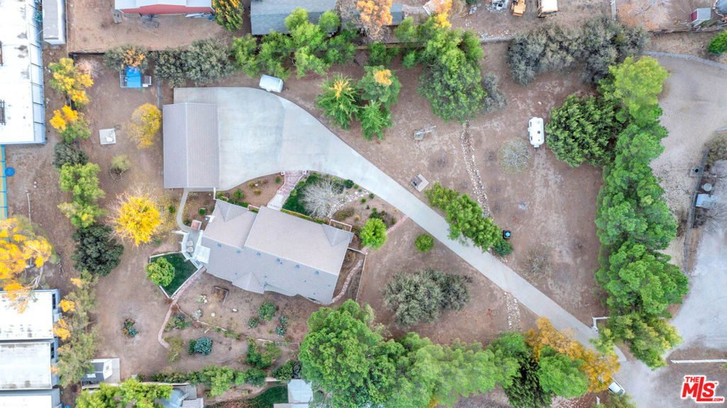 https://media.crmls.org/mediaz/4470b671-5874-41a6-b34a-f20fcb5c2e65.jpg?preset=X-Large