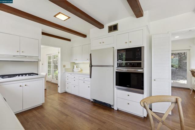 1087 Rahara Dr, Lafayette CA: https://media.crmls.org/mediaz/447191d3-e860-4614-afe0-ab9a2e075a38.jpg