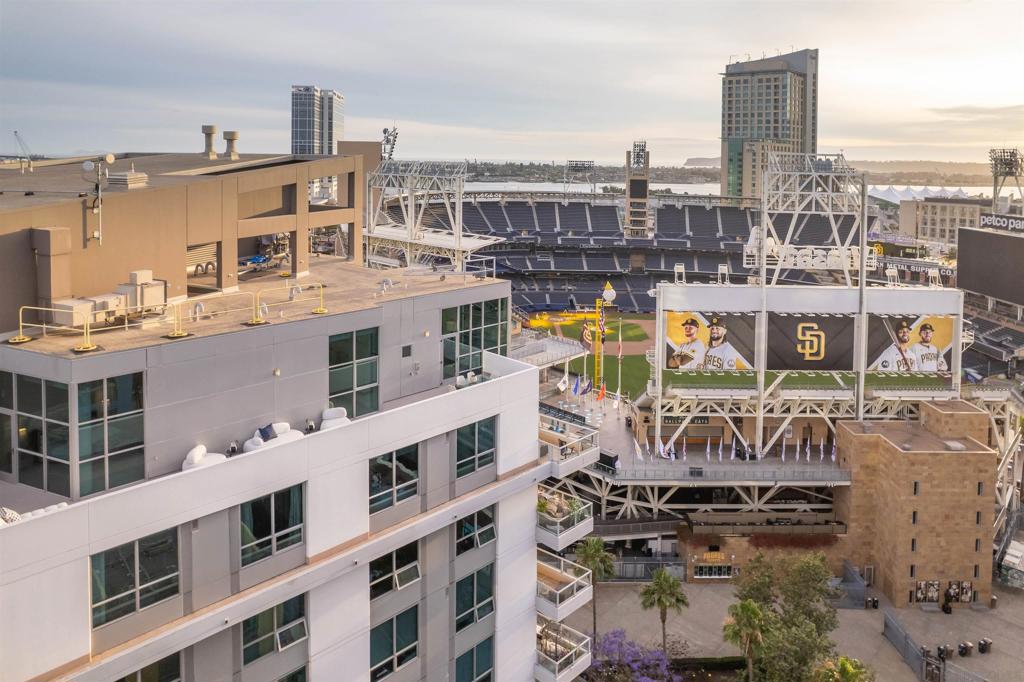 253 10th Ave - photo 8