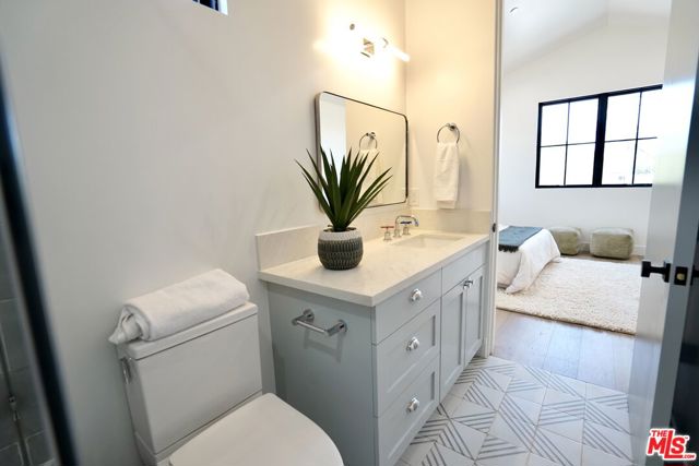 1441 S Oakhurst Drive, Los Angeles CA: https://media.crmls.org/mediaz/44726fa7-434f-43c4-8ca4-9bb186d7e6cc.jpg