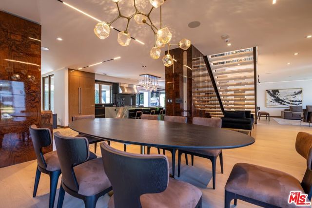 2717 Motor Avenue, Los Angeles CA: https://media.crmls.org/mediaz/4472ae81-e1a3-48ad-9e98-fb9a246f5599.jpg