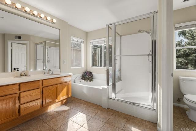 Detail Gallery Image 25 of 44 For 1959 Oxford Ct, Vista,  CA 92081 - 3 Beds | 2/1 Baths