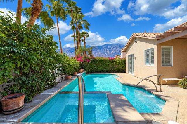 245 Strada Nova, Palm Desert, CA 92260