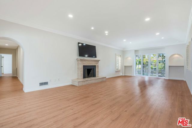 426 Georgina Avenue photo 3