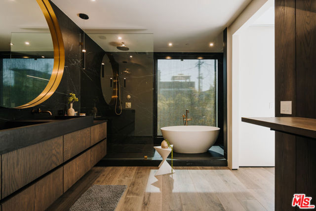 515 N Harper Avenue, Los Angeles CA: https://media.crmls.org/mediaz/4473fe2c-3a19-482d-942e-be09691bf605.jpg