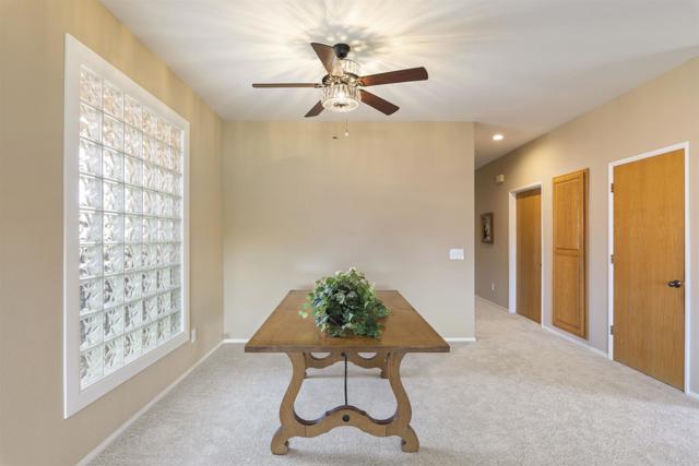 Detail Gallery Image 6 of 33 For 1114 N Crescent Ridge, Fallbrook,  CA 92028 - 2 Beds | 2 Baths