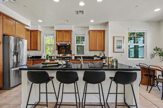 Large Island for entertaining
