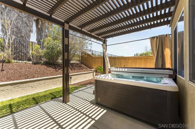 1055 Forest Hill Pl, Chula Vista CA: https://media.crmls.org/mediaz/4474e53e-b9b2-4688-9680-e816c663fc52.jpg