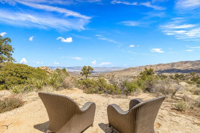 61474 Hanging Rock Lane, Mountain Center CA: https://media.crmls.org/mediaz/4474e893-e62a-41ca-8174-66e427c6125a.jpg