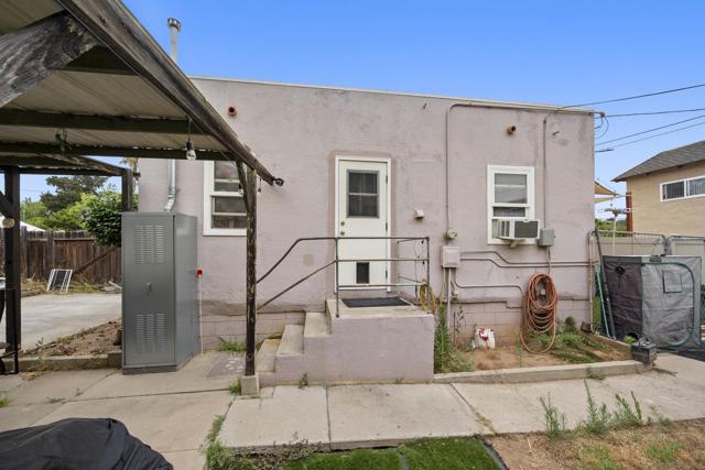 6352 Holabird St, San Diego CA: https://media.crmls.org/mediaz/44759138-237d-428c-8a03-0a78467a8bbc.jpg