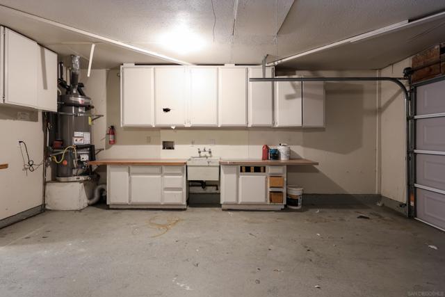 9977 Cristobal Dr, Spring Valley CA: https://media.crmls.org/mediaz/4475e49a-faa3-4c96-a6b0-843e356f6361.jpg