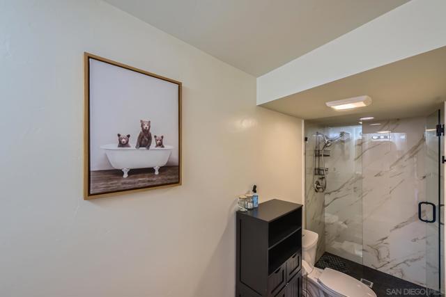 9180 Tokaj Ln, Spring Valley CA: https://media.crmls.org/mediaz/4476954b-d8b9-4982-99bb-cd9783cceec0.jpg
