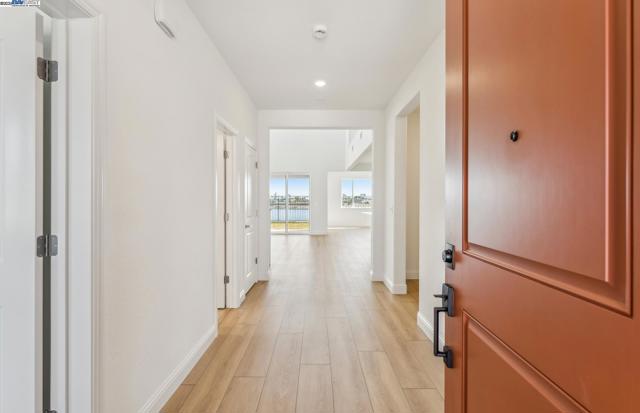 1062 Bradbury Dr, Discovery Bay CA: https://media.crmls.org/mediaz/44769f48-cfa0-422e-a7d6-adc5dcc894fe.jpg