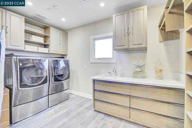 24 Crest Ct, Alamo CA: https://media.crmls.org/mediaz/447791f3-537a-4ba7-8b3f-dc3fe44e2105.jpg