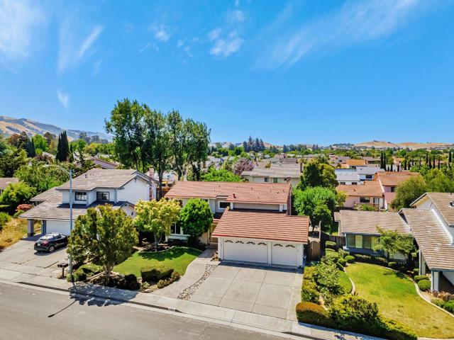 3012 Lake Estates Court, San Jose CA: https://media.crmls.org/mediaz/447813c7-76b5-48d3-93c1-1c11ebf99265.jpg