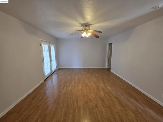 136 Evergreen Way, Vallejo CA: https://media.crmls.org/mediaz/4478e898-1810-4545-b886-56c772156be2.jpg
