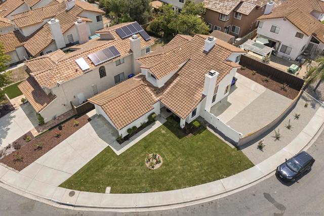 10785 Chinon Circle, San Diego CA: https://media.crmls.org/mediaz/44795448-1beb-499d-b50f-28adb3e33055.jpg