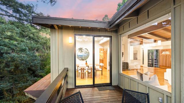 760 La Mesa Drive, Portola Valley CA: https://media.crmls.org/mediaz/4479ab8a-737e-401d-acdb-a4455b513a20.jpg
