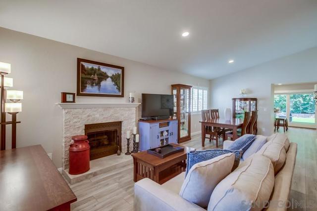 10970 Shy Bird Ln, San Diego CA: https://media.crmls.org/mediaz/447a15ca-ee4e-47ad-ac0f-edc6b85e5546.jpg
