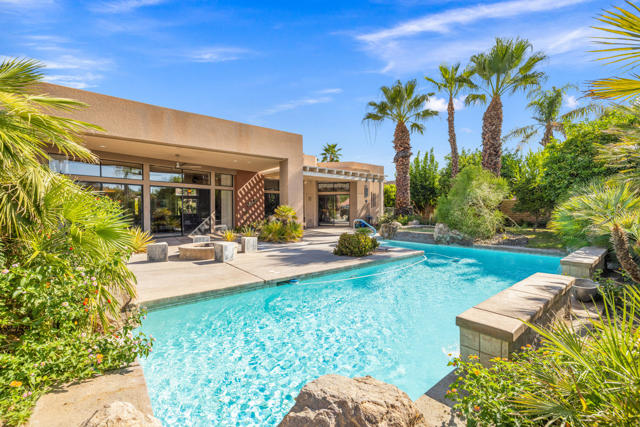12 Boulder Lane, Rancho Mirage CA: https://media.crmls.org/mediaz/447a29b4-3add-4a58-ad70-7f7d2d13f229.jpg