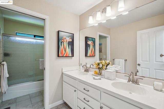 1037 Silverhill Dr, Lafayette CA: https://media.crmls.org/mediaz/447a2b59-c1ad-479d-bf62-e74788d8a6f1.jpg