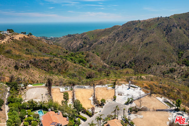 1120 Cumbre Alta Court, Pacific Palisades CA: https://media.crmls.org/mediaz/447a9a6d-4782-4215-b91b-67b4520da609.jpg
