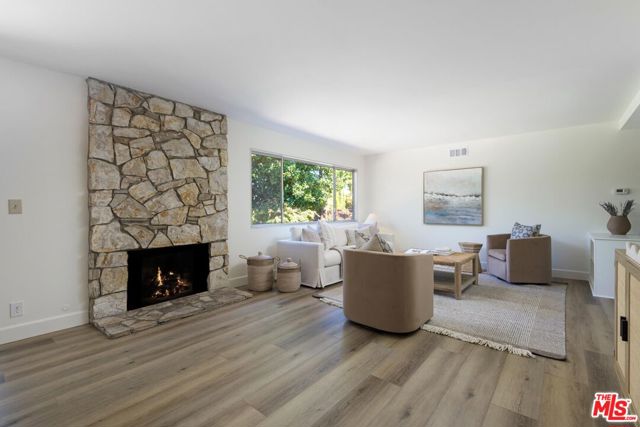6591 Camino Venturoso, Goleta CA: https://media.crmls.org/mediaz/447abb38-8a8b-45ee-87e3-1c2340b725a1.jpg