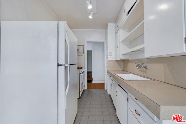 2461 McCready Avenue, Los Angeles CA: https://media.crmls.org/mediaz/447b18cb-65f4-477d-8d45-7aac8bbacc43.jpg