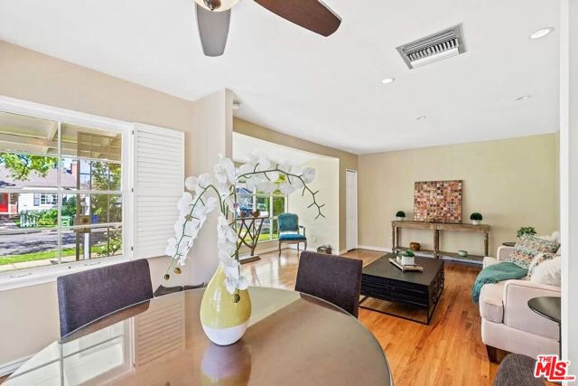 14024 Peach Grove Street, Sherman Oaks CA: https://media.crmls.org/mediaz/447b2219-ac0c-4d9b-80fc-2e119d6d2ba3.jpg