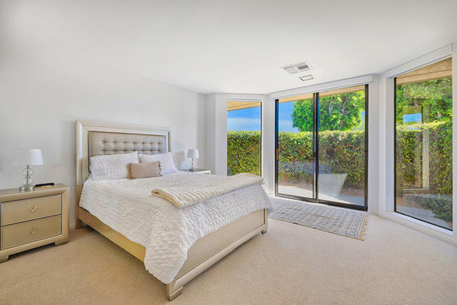 12 Sussex Court, Rancho Mirage CA: https://media.crmls.org/mediaz/447b4ad8-6543-4762-ab2c-694cfaee4f62.jpg