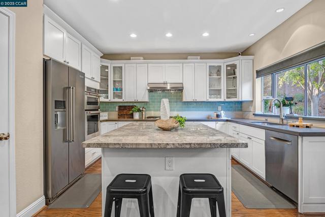 100 Bedford Ct, Danville CA: https://media.crmls.org/mediaz/447b9fd5-55f3-4e9a-b1ec-8ee3f5585edb.jpg