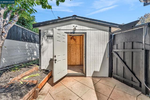 189 Suez Dr, Pacheco CA: https://media.crmls.org/mediaz/447bec76-ade9-42f7-bfe2-e0f202c11b05.jpg