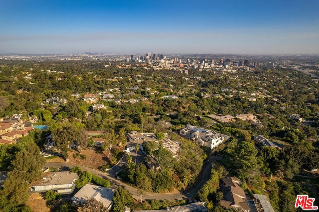 780 Linda Flora Drive, Los Angeles, California 90049, 4 Bedrooms Bedrooms, ,6 BathroomsBathrooms,Single Family Residence,For Sale,Linda Flora,24446429