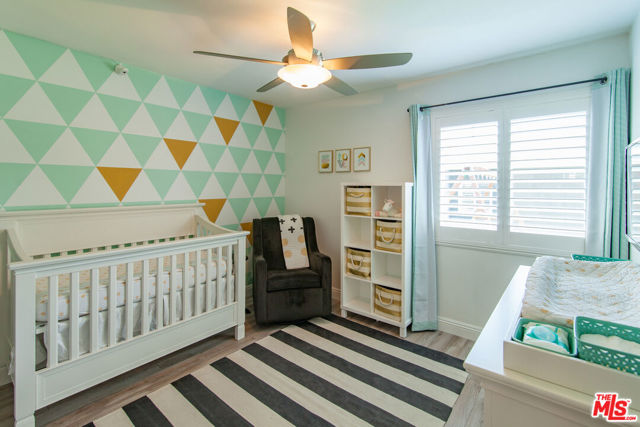 3920 W Clark Avenue, Burbank CA: https://media.crmls.org/mediaz/447c3a3c-8501-4a6d-8c1d-3ed9b8b4bf84.jpg