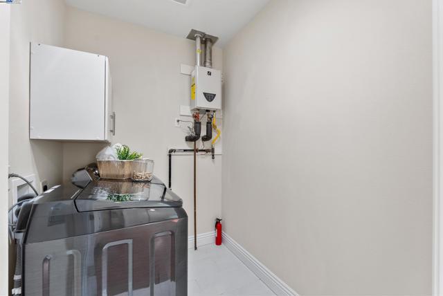 12763 Camrose Ave, Saratoga CA: https://media.crmls.org/mediaz/447d5a62-2768-4f1d-a708-8aaac2292717.jpg