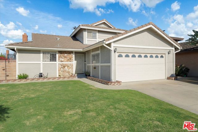 19714 Galway Avenue, Carson CA: https://media.crmls.org/mediaz/447dc1b9-fd20-4ee1-b4a1-e49cae0b0269.jpg