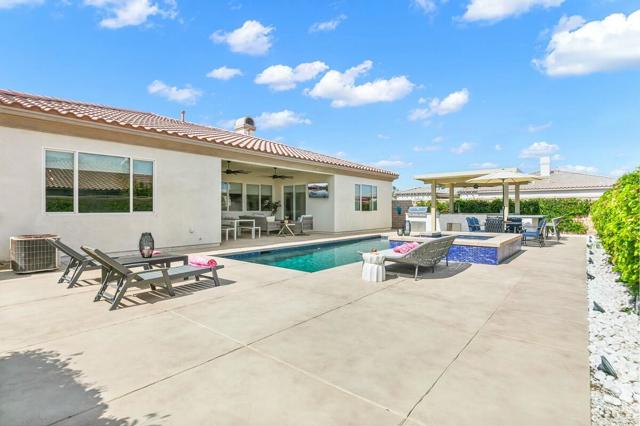 44830 Via Mirabel, La Quinta CA: https://media.crmls.org/mediaz/447dd09c-da33-4154-96f9-a4f070a14102.jpg