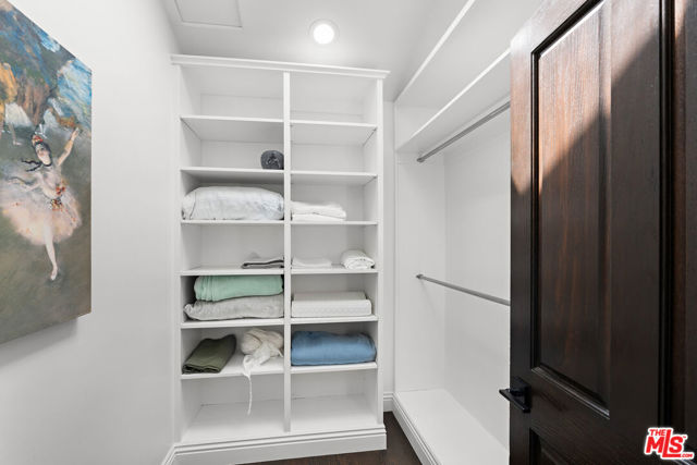 1110 N Beverly Glen Boulevard, Los Angeles CA: https://media.crmls.org/mediaz/447e5408-e15c-48fc-9e8e-c62e58f66dc4.jpg