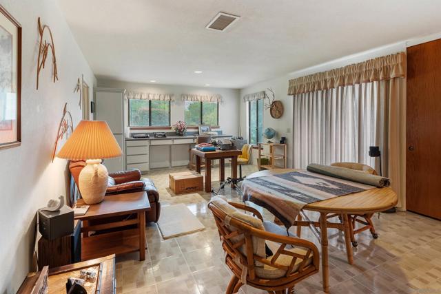 12982 Polvera Ct, San Diego CA: https://media.crmls.org/mediaz/447e6e4b-5cda-4a1e-8659-cfeb1f4bf221.jpg