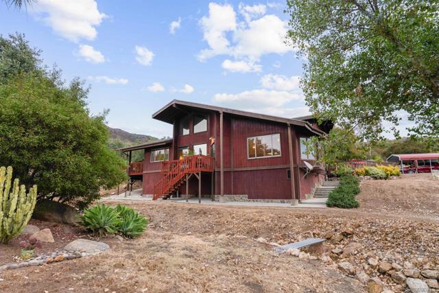 2410 Mount Elena Way, Jamul CA: https://media.crmls.org/mediaz/447e82d7-da67-4976-8f48-03d9ae9a97f0.jpg