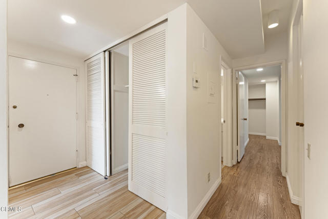 Detail Gallery Image 12 of 27 For 960 San Pasqual St #210,  Pasadena,  CA 91106 - 2 Beds | 3 Baths